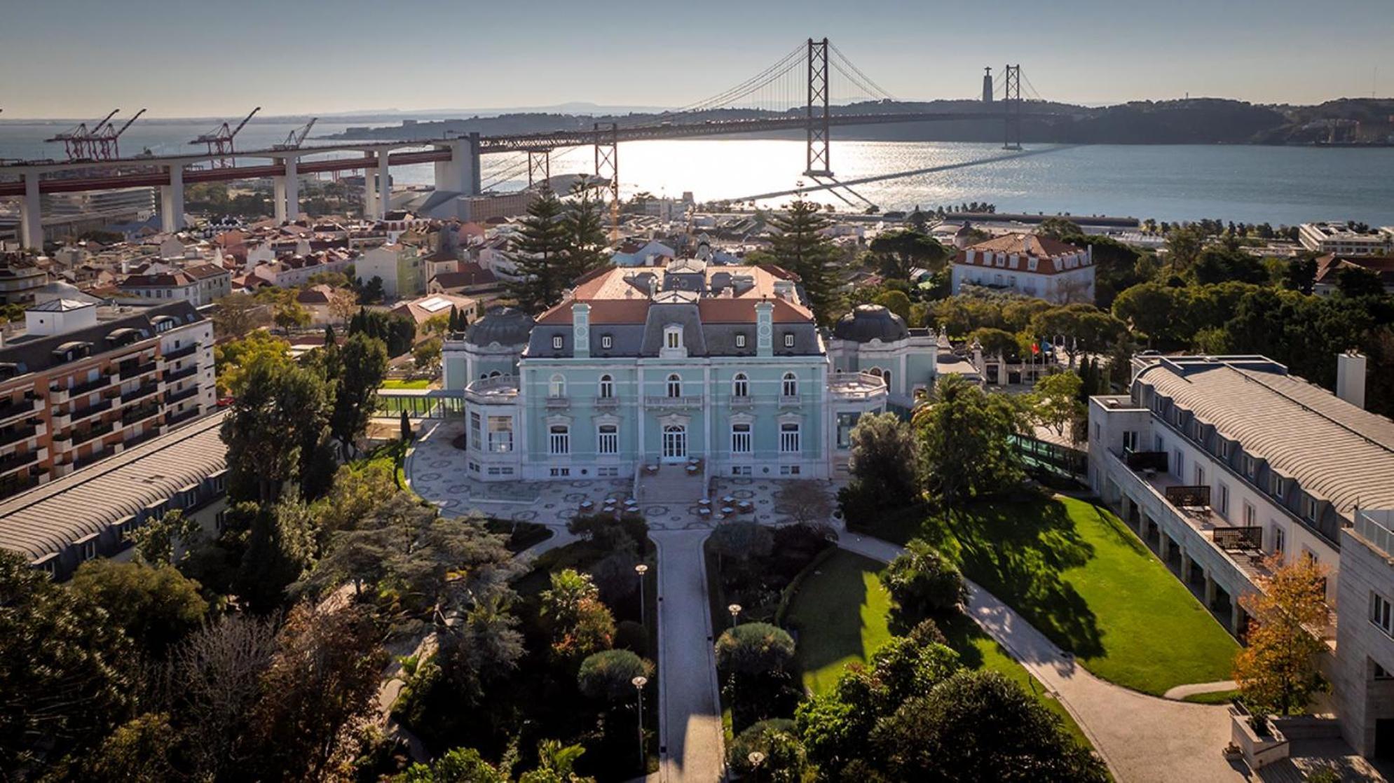 Pestana Palace Lisboa Hotel & National Monument - The Leading Hotels Of The World Exteriér fotografie Aerial view of the palace