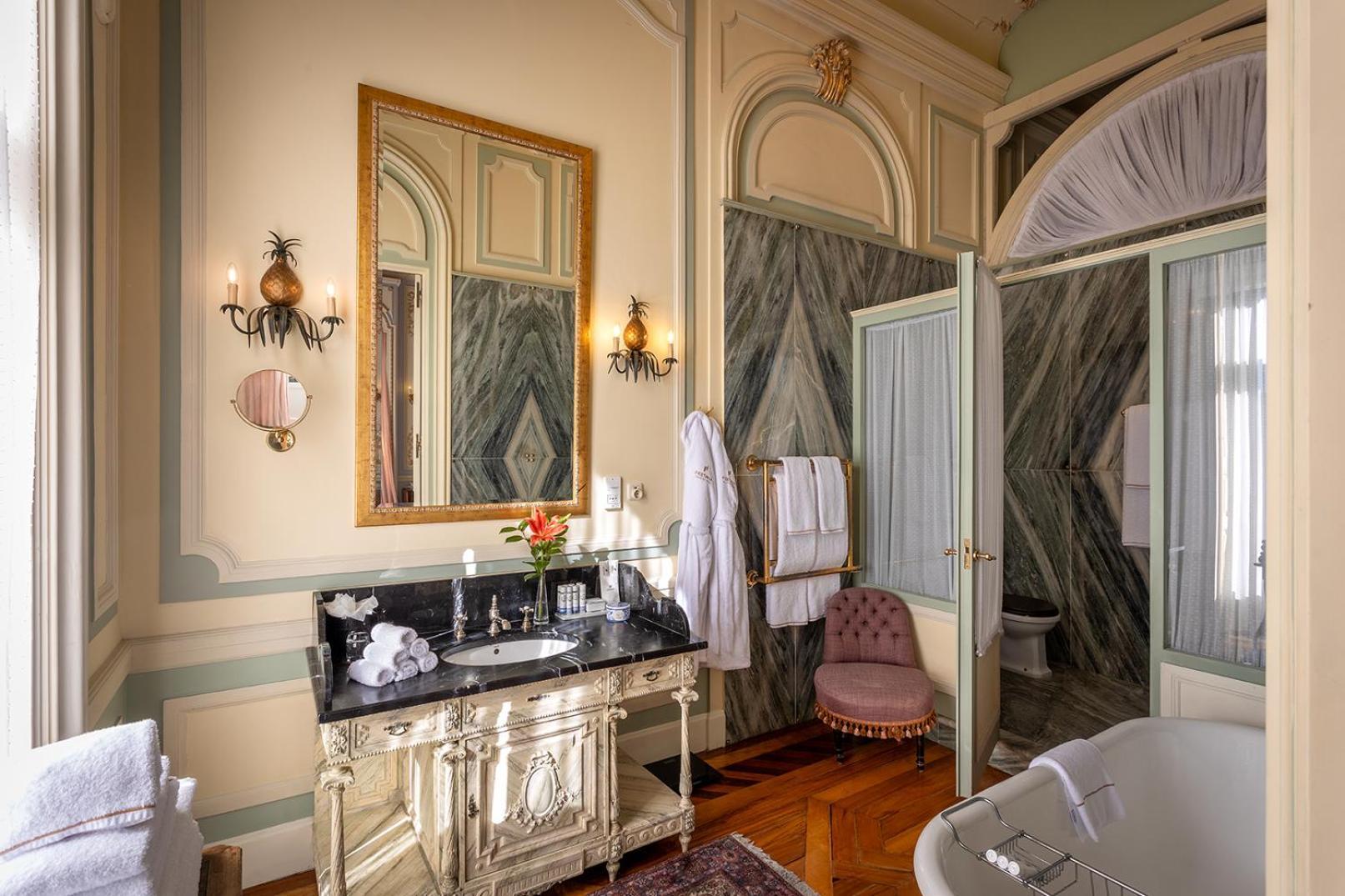 Pestana Palace Lisboa Hotel & National Monument - The Leading Hotels Of The World Exteriér fotografie Bathroom