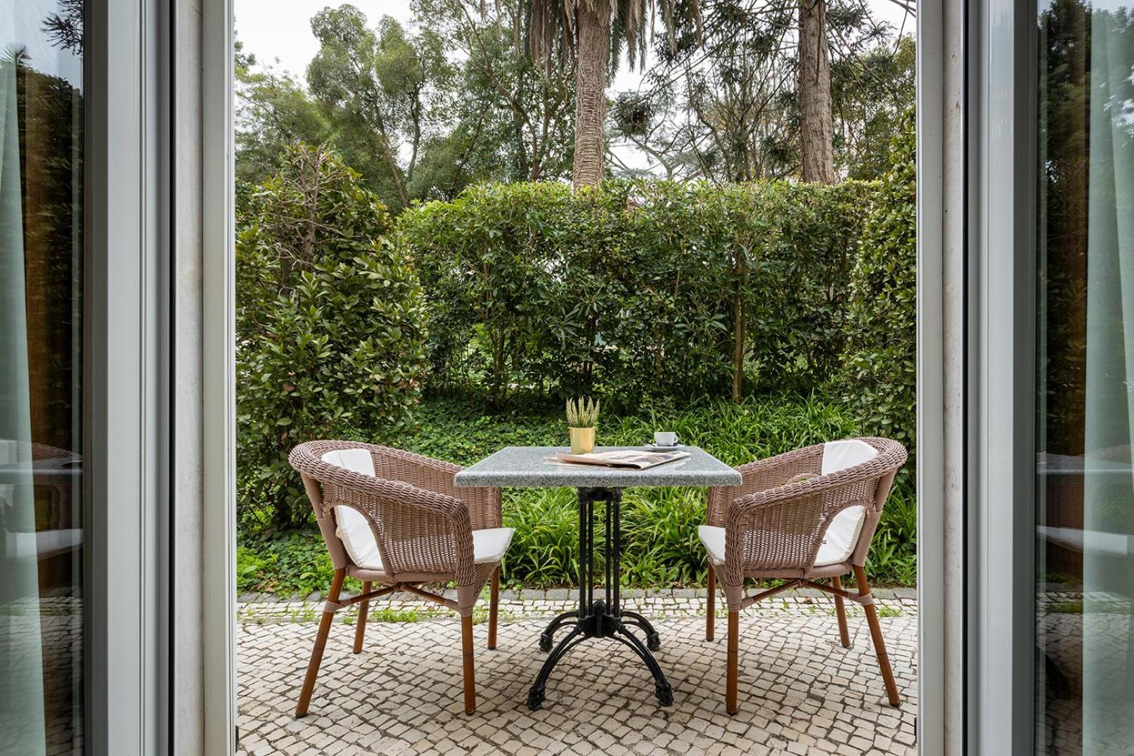 Pestana Palace Lisboa Hotel & National Monument - The Leading Hotels Of The World Exteriér fotografie A patio in Lisbon, Portugal
