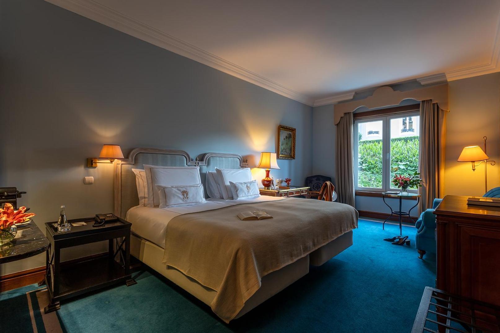 Pestana Palace Lisboa Hotel & National Monument - The Leading Hotels Of The World Exteriér fotografie A room at the Hotel de Crillon